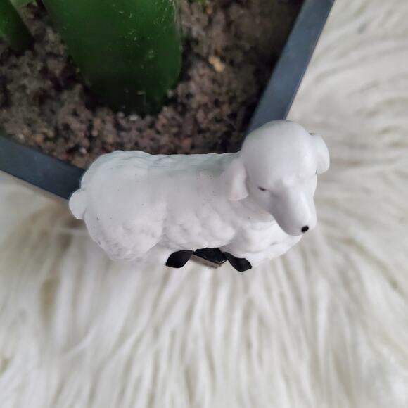 Lying Sheep Black White Small Figurine - Picture 5 of 6
